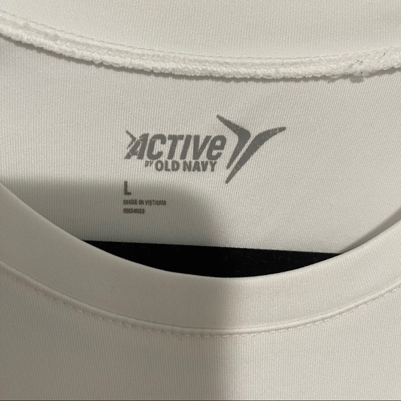 White Old Navy Active Short Sleeved Top - Picture 4 of 4